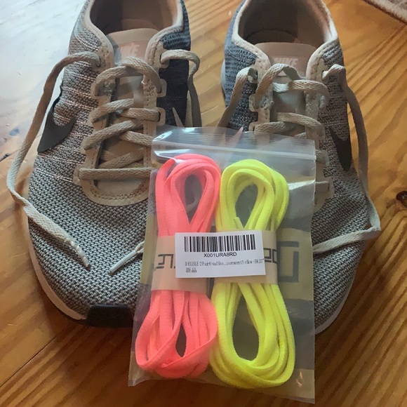 Women’s Nike sneakers Size 9 - Picture 12 of 12